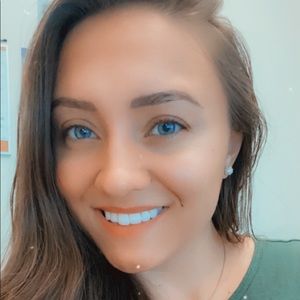 Like to bookmark my closet 🌻